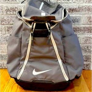 Nike Hoops Quad Zip Backpack gray/ white